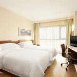 Four Points By Sheraton Barcelona Diagonal&mdash;Guest Room