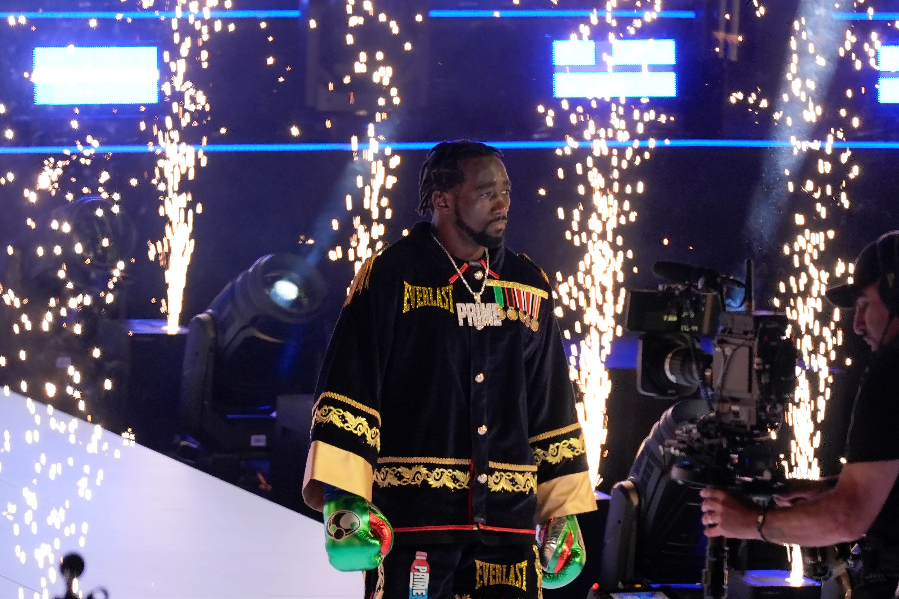 Canelo Alvarez vs Terence Crawford: Who has the better CV?