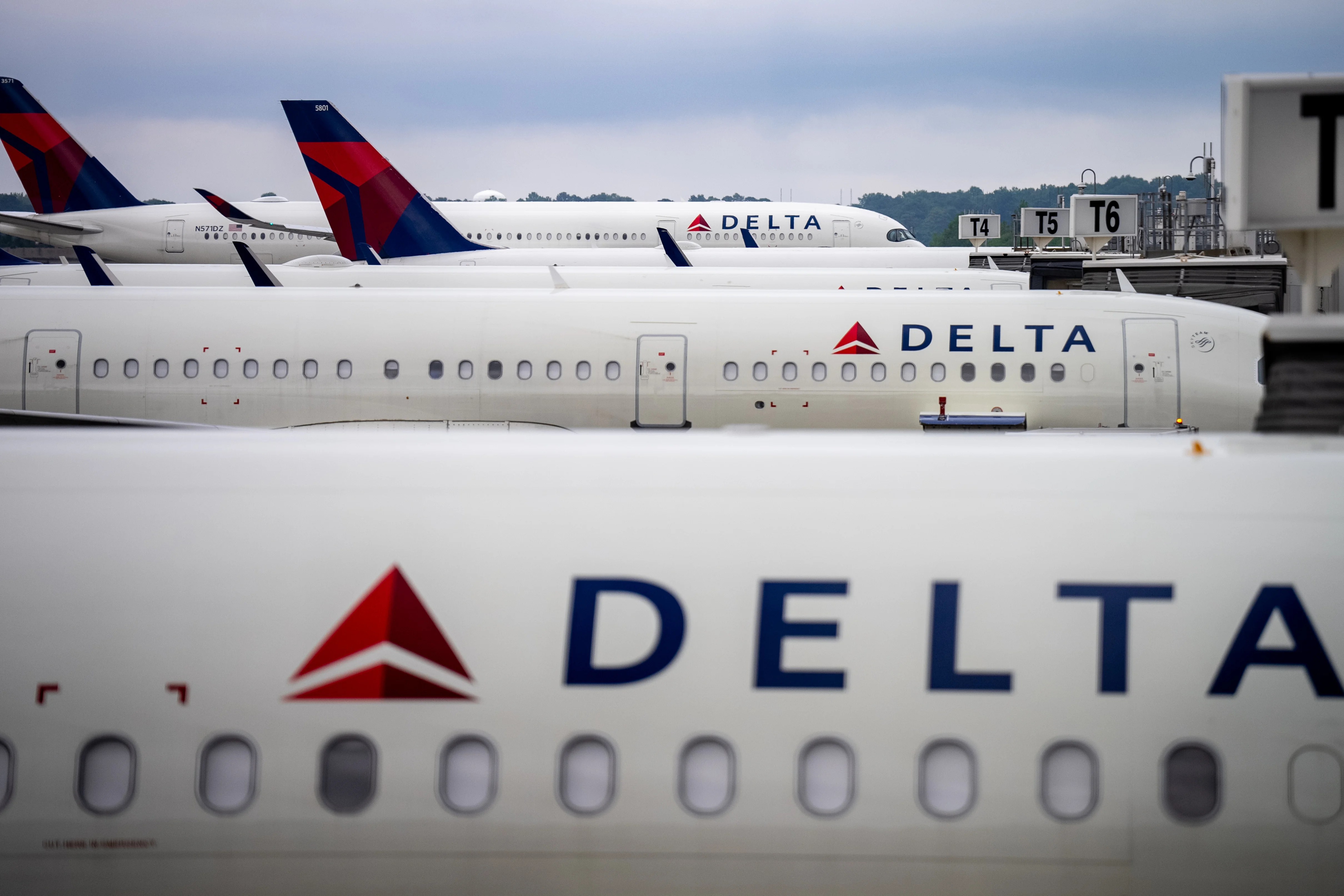 Delta flight with 66 passengers forced to return to Atlanta after it failed to pressurize in the cabin