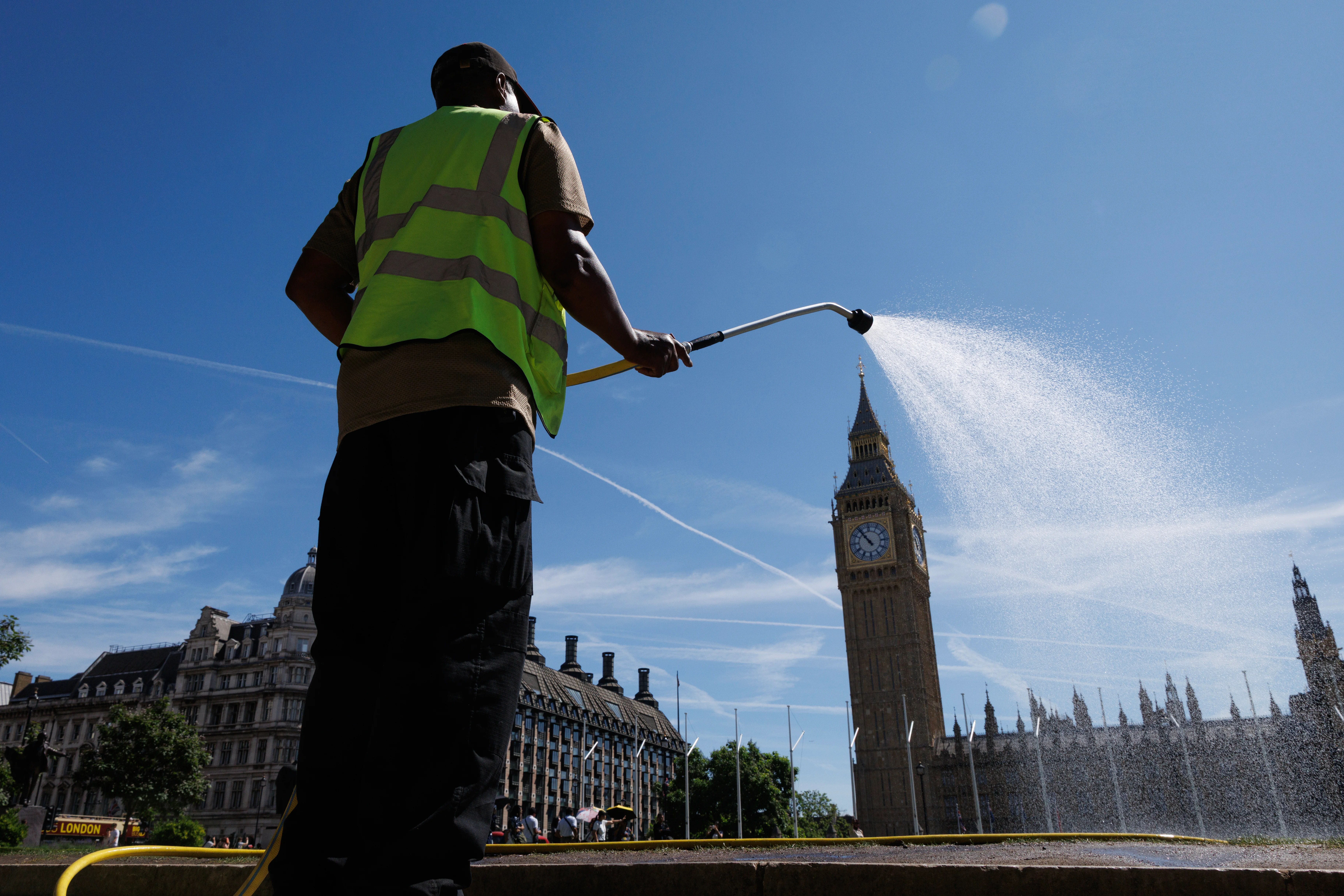 When will this UK heatwave end and how hot will it get?