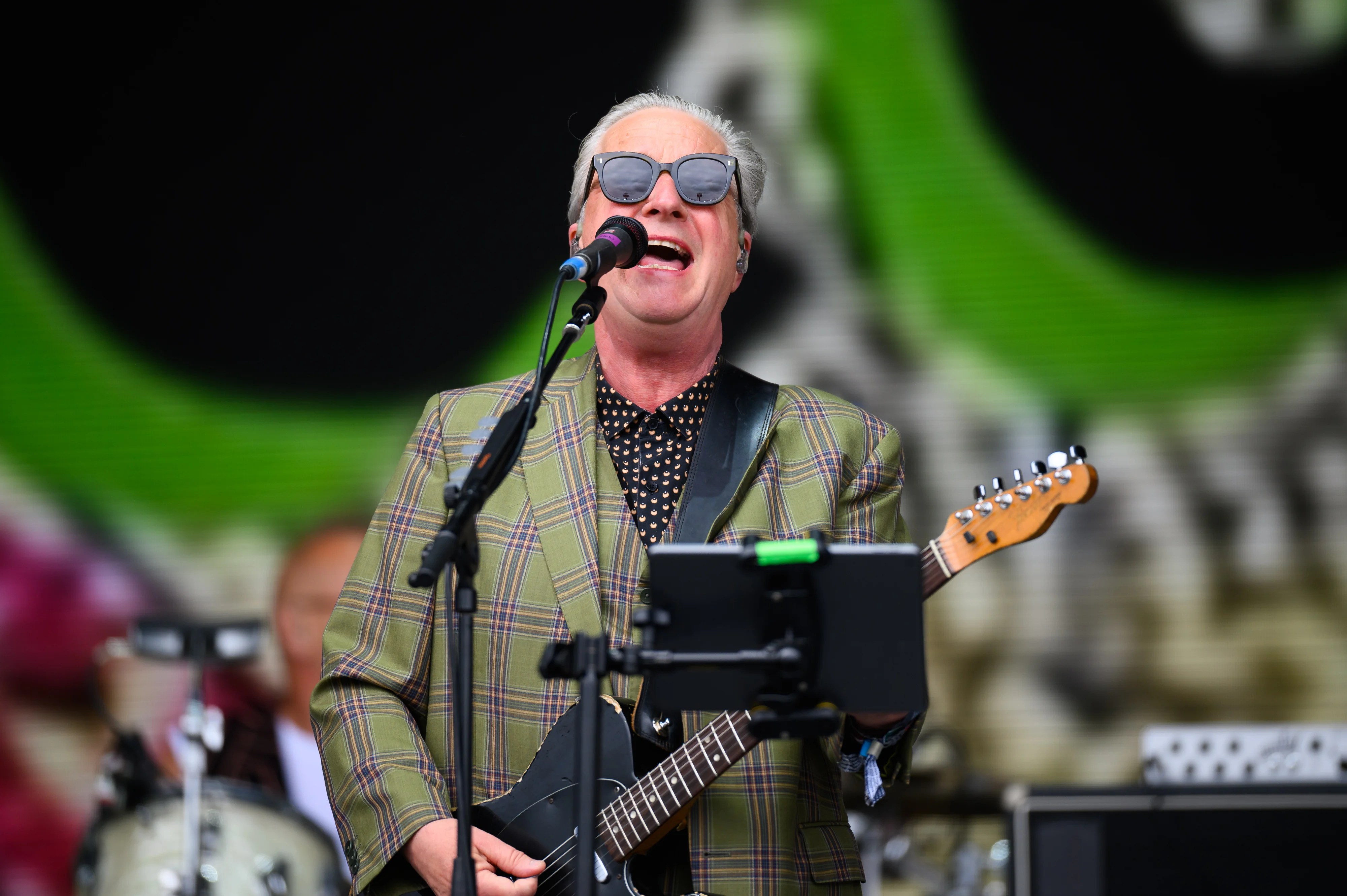 Squeeze cancel US gig after worker dies in tour bus tragedy