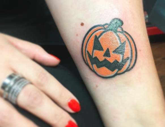 11 Pumpkin Tattoos To Show Your Undying Love For All Things Halloween | Hellogiggles 446_x_582_jpg
