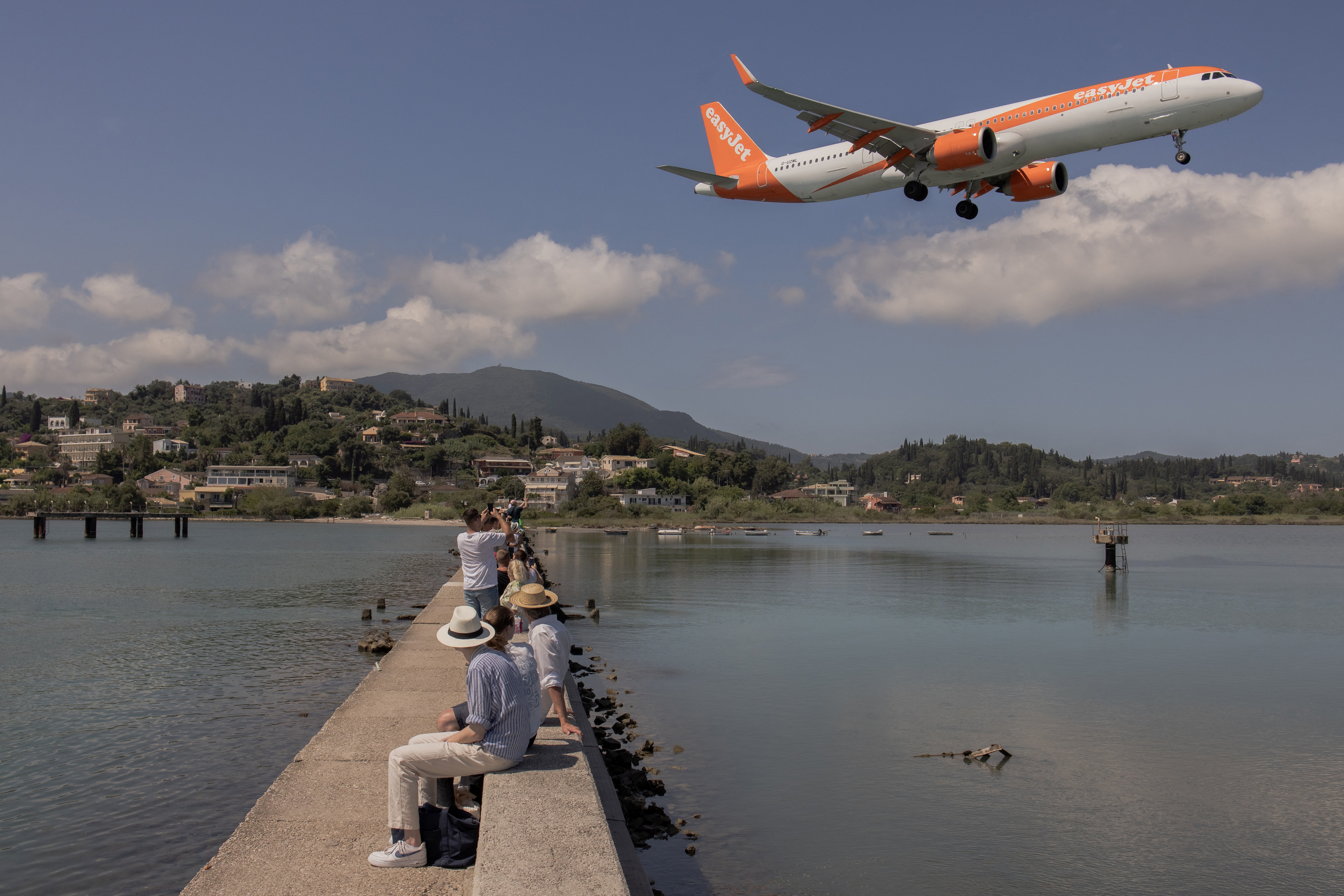 Summer holidays chaos: Heathrow boss tells EU chiefs to end border checks misery for UK holidaymakers