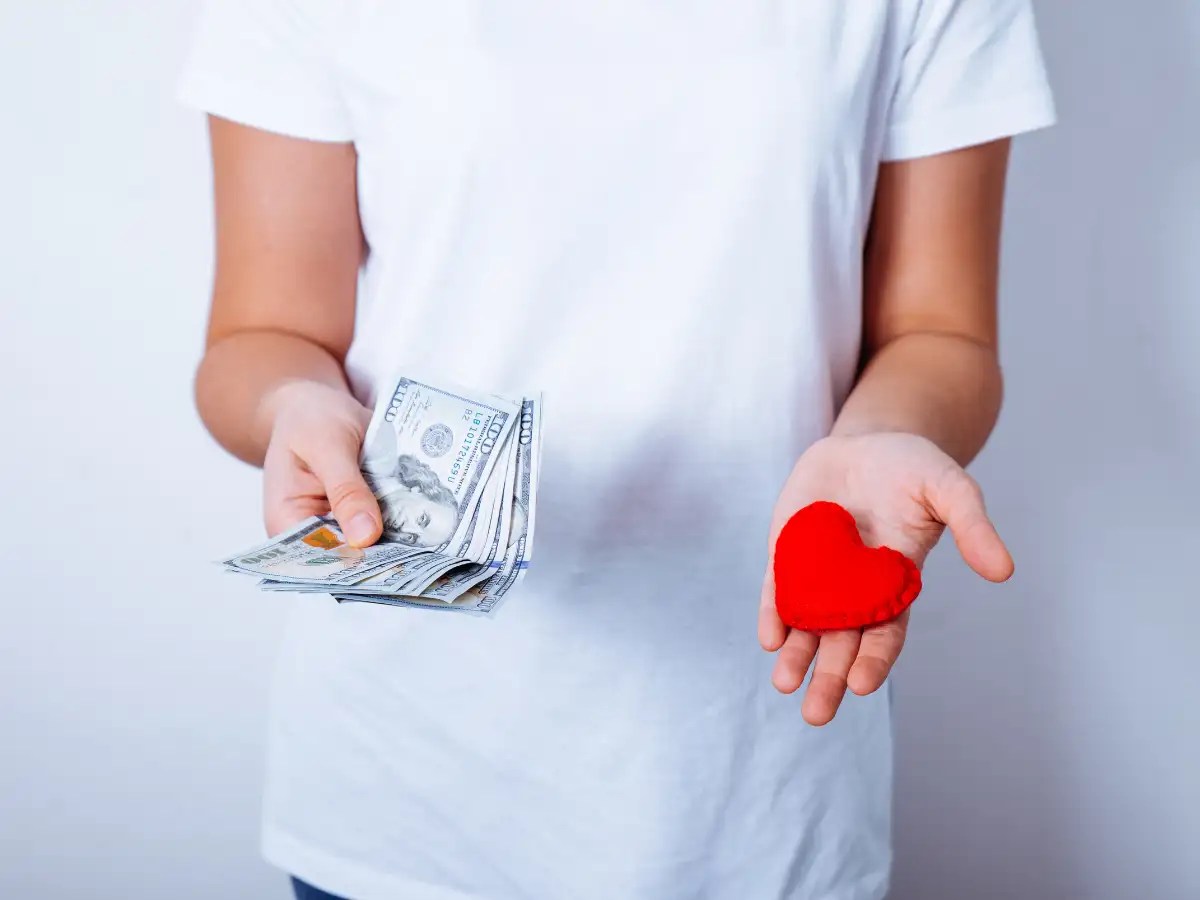 bonding over money: how cash play can strengthen your relationship