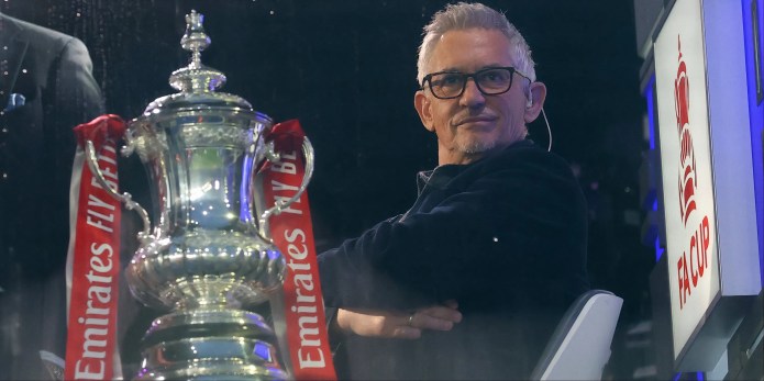 Gary Lineker reacciona a Inglaterra llamada para la estrella de Newcastle Lewis Hall