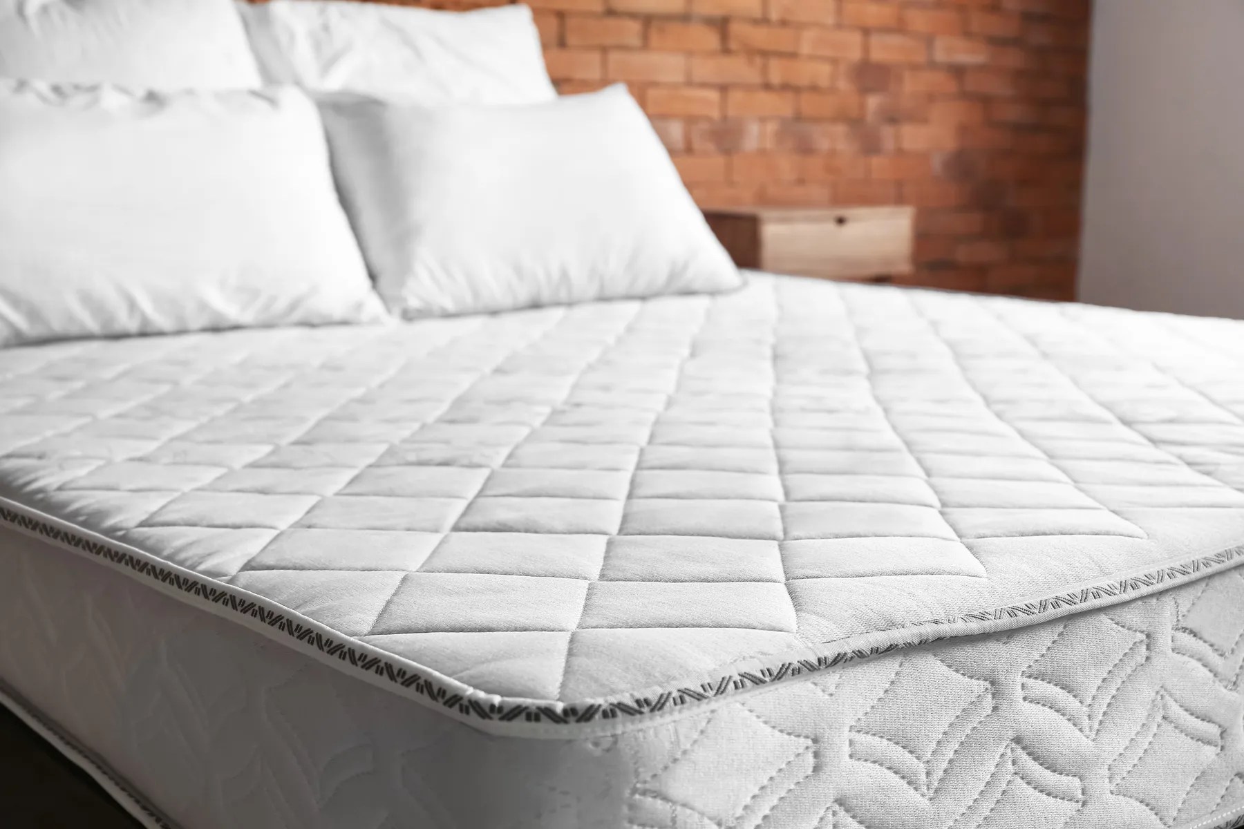 15 Companies that Offer Sweet Military Discounts on Mattresses