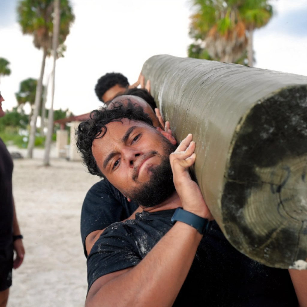 A Workout to Simulate the Military’s Log PT Training A Workout to Simulate the Military’s Log PT Training