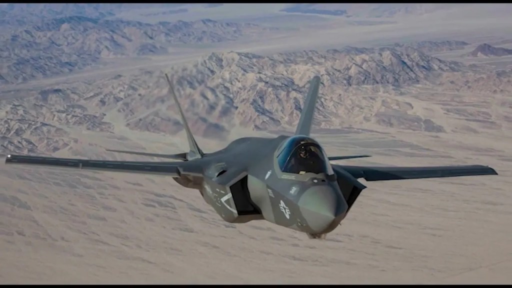 Marine Corps to Retire Hornet Fleet by 2030 in Shift to All F-35 Fighters