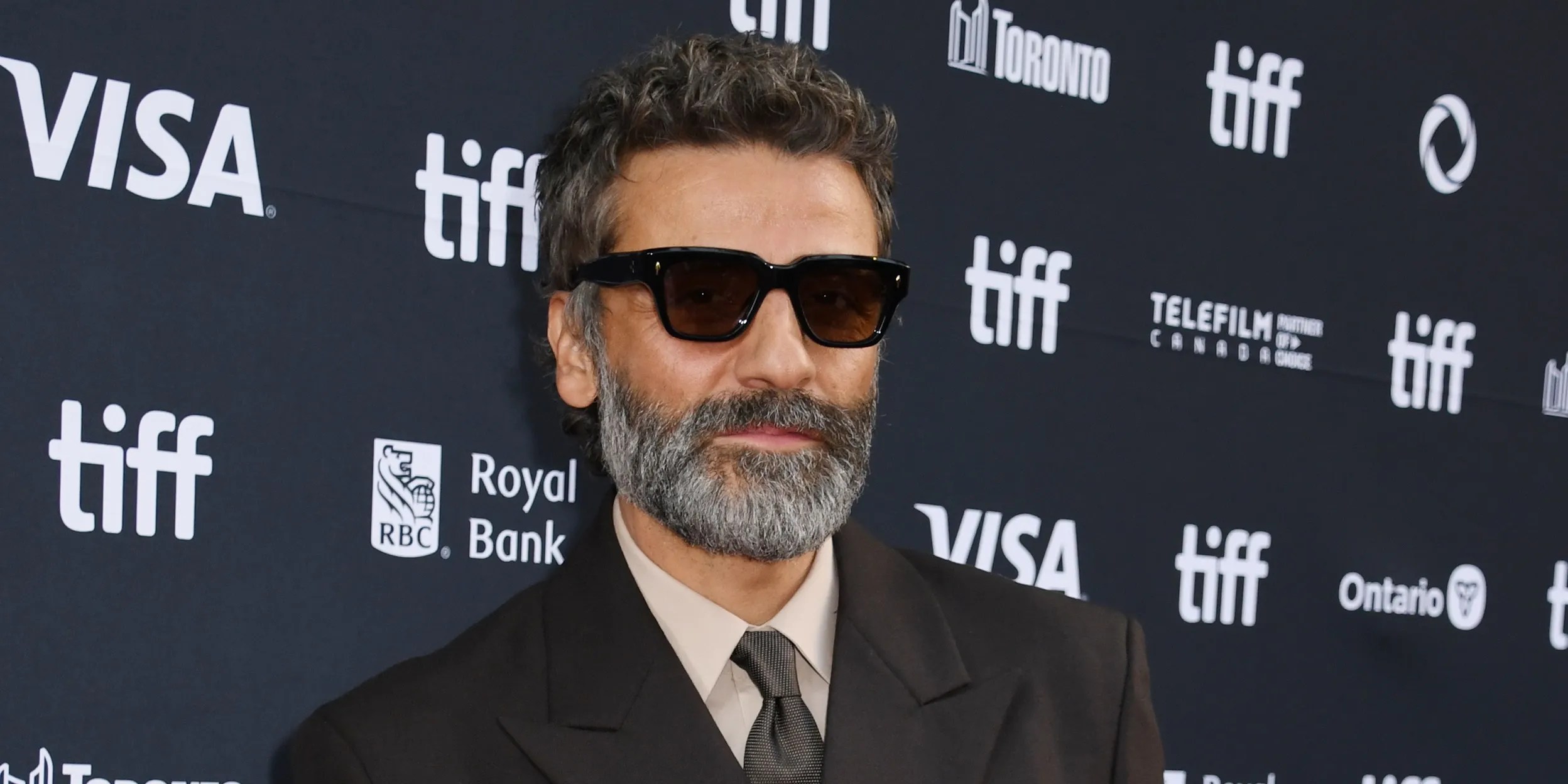 Oscar Isaac Open To Reuniting With Ryan Gosling In Star Wars: Starfighter