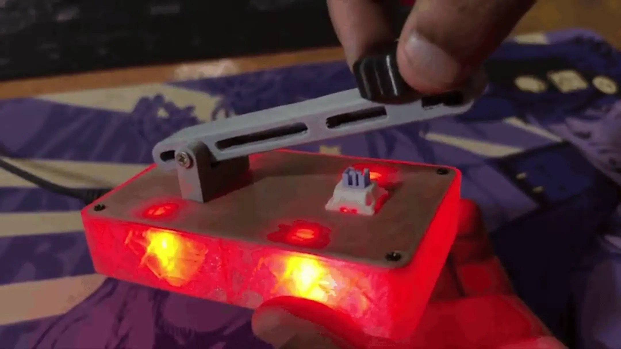 Este impresionante tesina Raspberry Pi Morse Master Diy le permite traducir y transmitir código