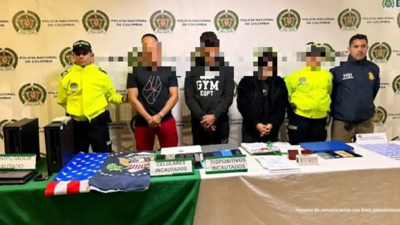 Three people involved in an international network that defrauded the US with false visas fall in Medellín.