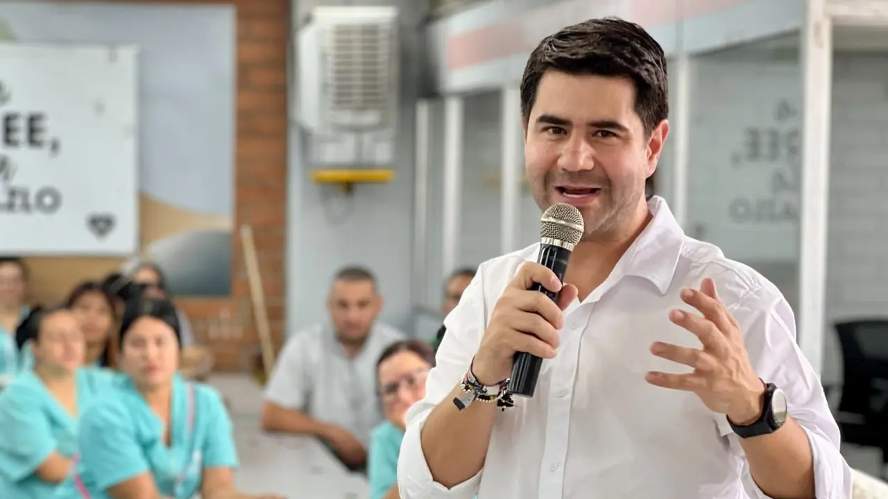 Simón Molina de Creemos es Primer Vicepresidente de la Cámara Simón Molina de Creemos es Primer Vicepresidente de la Cámara