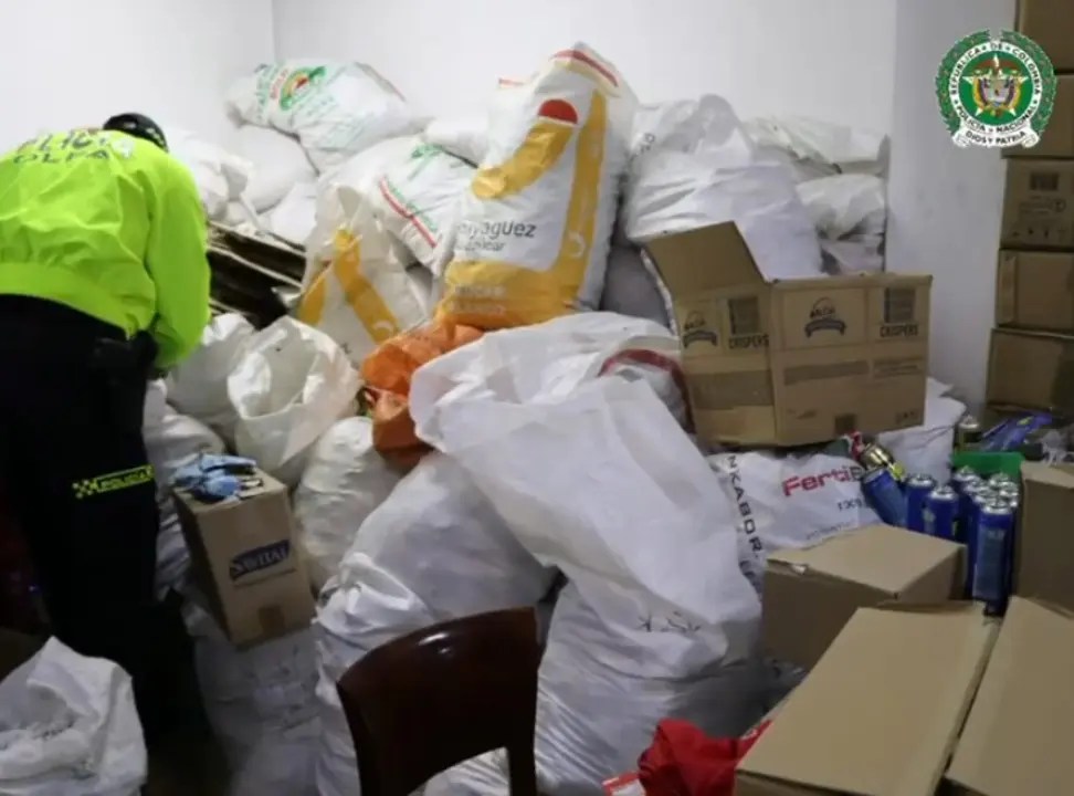 ¡Dañaron “su negocio”! Incautan más de 213 mil productos médicos y alimentos fraudulentos en Bogotá 2 medico2