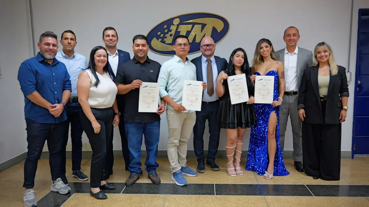 El ITM se convierte en la primera universidad pública de Colombia en graduar profesionales en modalidad dual