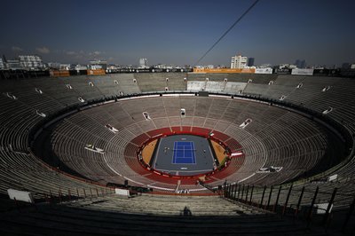 Una Plaza De Toros Recibe A Federer En Mexico