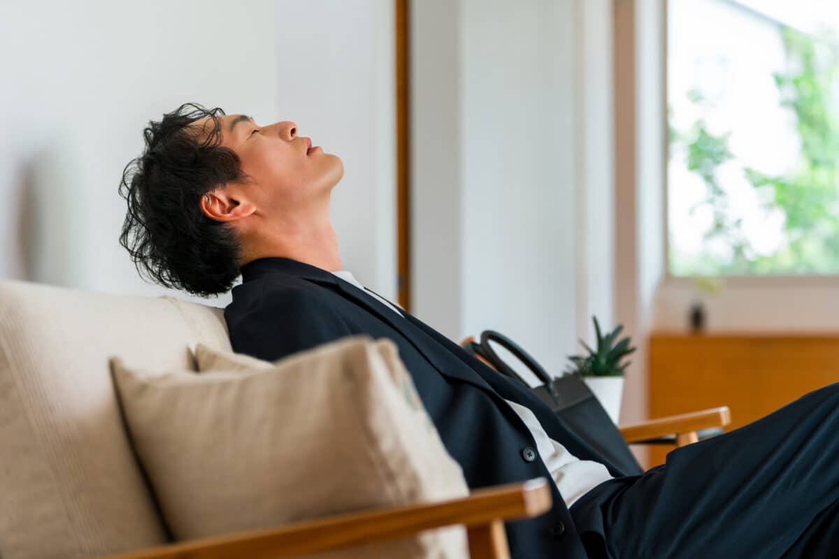 Sighing Alone Beats Sighing With Friends, Study Finds