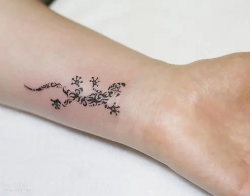 9 Rocking Gecko Tattoo Designs With Images | Styles At Life 388_x_494_webp