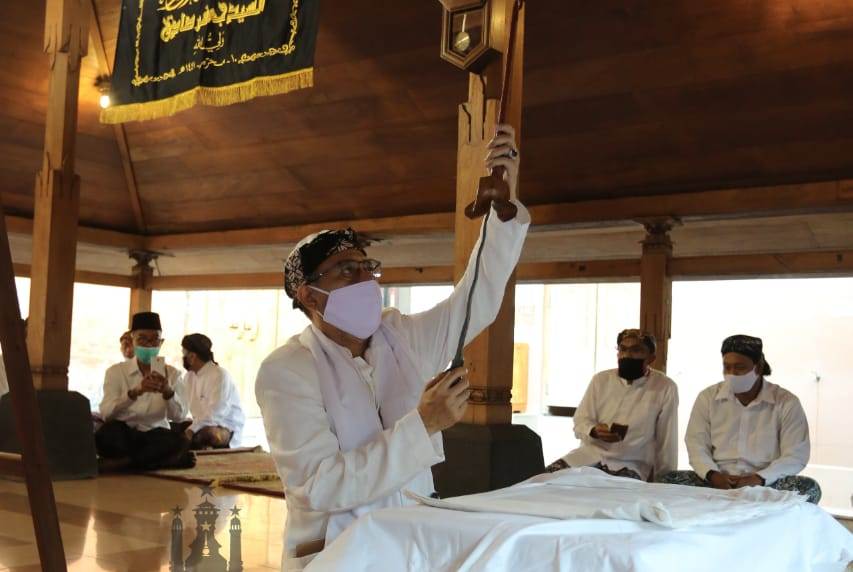 Keris Keramat Sunan Kudus Dijamas di Tengah Pandemi Covid-19 - SuaraBaru.id
