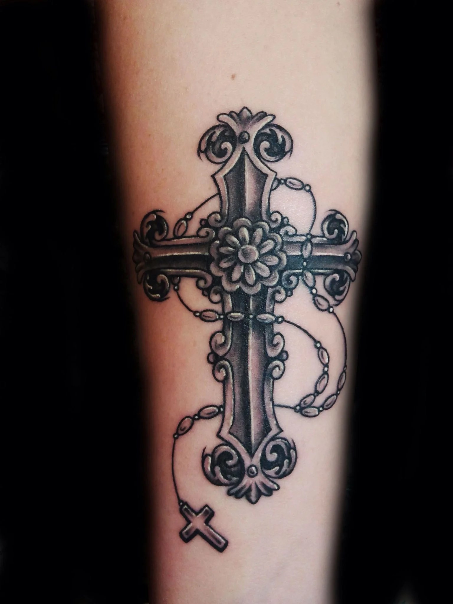 50 Cross Tattoo Ideas To Try For The Love Of Jesus