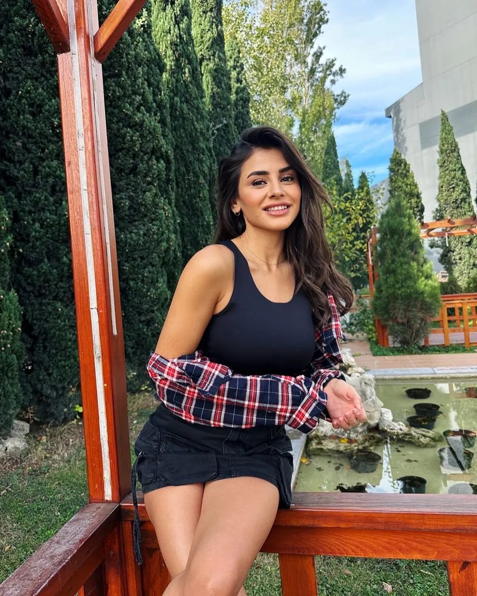 Hazal çağlar çıplak