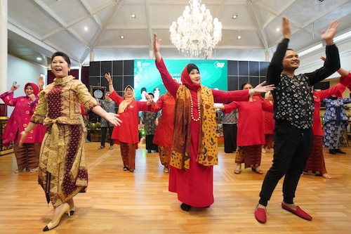 Promosikan Kekayaan Budaya Sumsel, Feby Deru Kenalkan Kain Songket Langka  ke PBS – TABLOID DESA