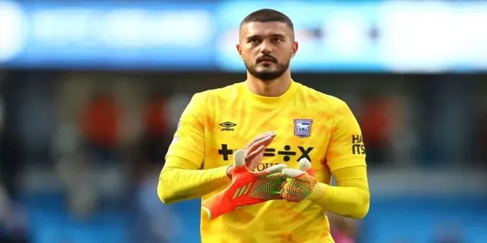 Transfer Arijanet Muric ke Ipswich Town: Langkah Besar dalam Karier Sang Kiper Kosovo