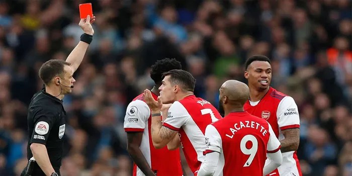 Arsenal Harus Hindari Kartu Merah Dan Memperkuat Pertahanan Untuk Menjuarai Premier League