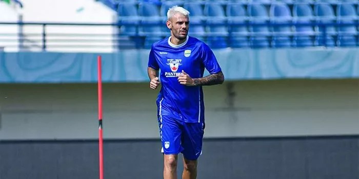 Persib Raih Tiga Poin Berkat Gol Del Pino di Markas Persik