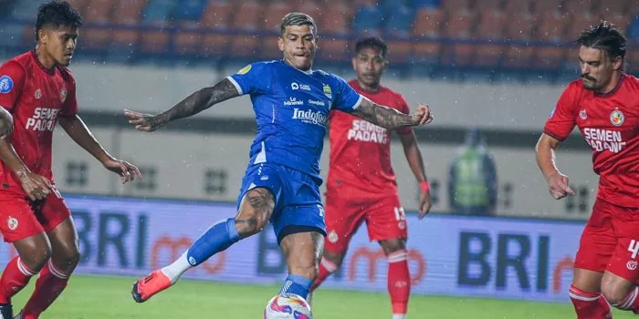 Persib Dianggap Remehkan Semen Padang yang Dibantai Dewa United 1-8