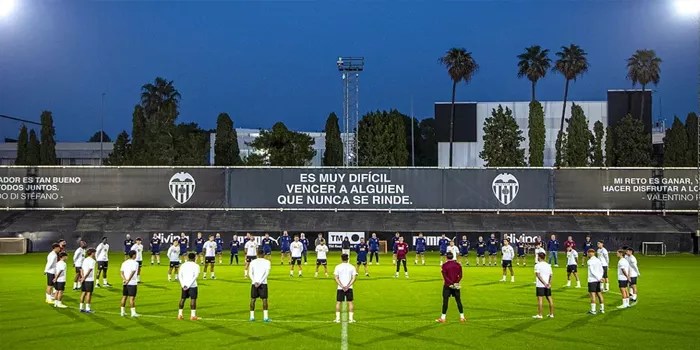Laga Valencia-Real Madrid Resmi Ditunda: Sebuah Keputusan Penting