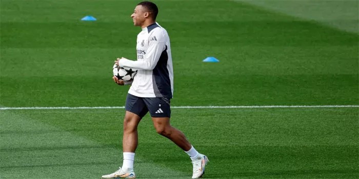 Benzema Meyakini Mbappe Dapat Bersinar sebagai Penyerang Tengah di Bernabeu