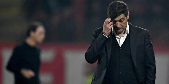 Paulo Fonseca Tertekan, Barcelona dan PSG Berebut Striker Mahal