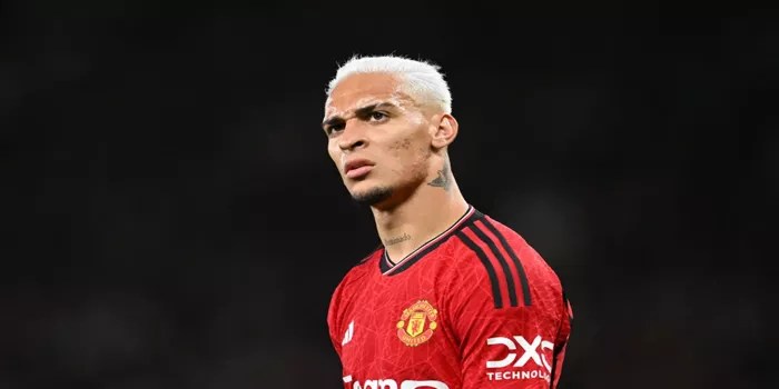 Antony Putuskan Cabut dari Manchester United?