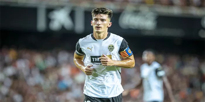 Manchester City Pantau Gelandang Valencia, Pepelu