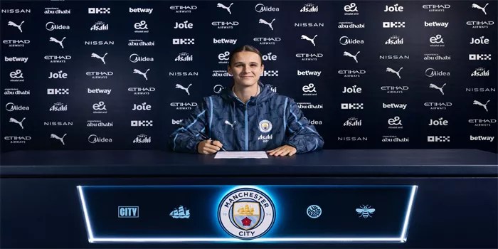 Kerstin Casparij Teken Kontrak Baru Dengan Manchester City