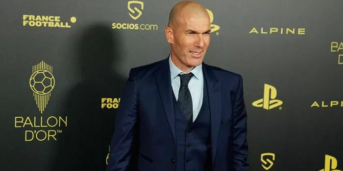 Zinedine Zidane Dapat Tawaran Melatih Klub MU dan Juventus