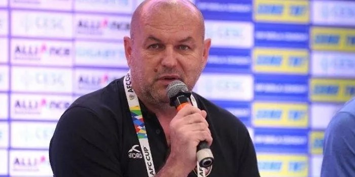 Pelatih Persib Tegaskan Juara Parus Musim Liga 1 Bukan Tujuan Utama