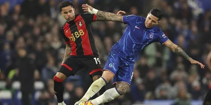 Justin Kluivert Hancurkan Skuad Chelsea Dengan Gol Penalti!