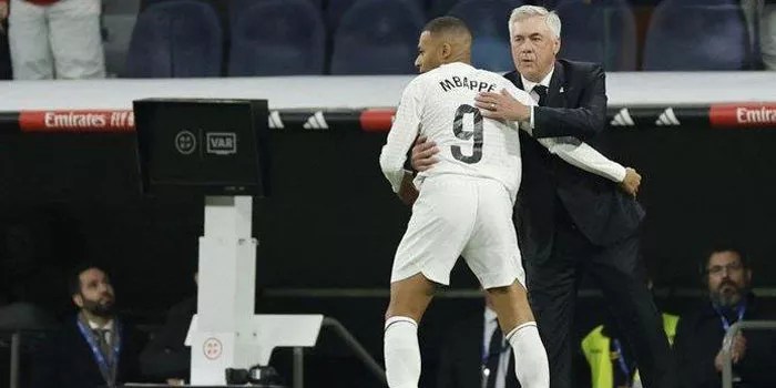 Ancelotti Puji Mbappe sebagai Penyerang Tengah Terbaik Dunia