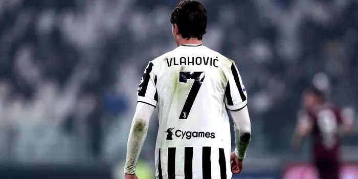 Barcelona Pantau Vlahovic: Calon Pengganti Lewandowski di Musim Depan