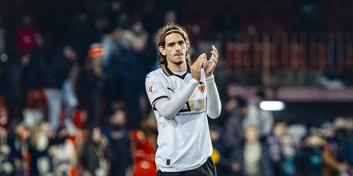 RB Leipzig Siap Tebus Yarek Gasiorowski dari Valencia, Bisakah Jadi Andalan Bek The Bulls?