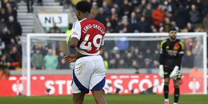 Marcotti: VAR yang Harus Disalahkan Atas Kartu Merah Lewis-Skelly