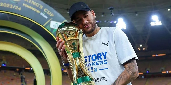 Neymar Disambut di Santos dalam Upacara Mewah