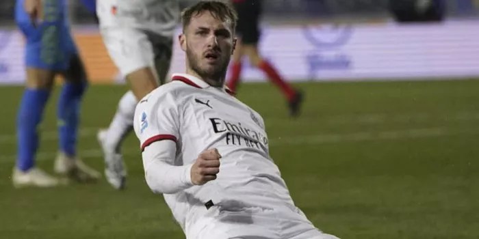 Santiago Gimenez Langsung Cetak Gol di Debut Serie A!