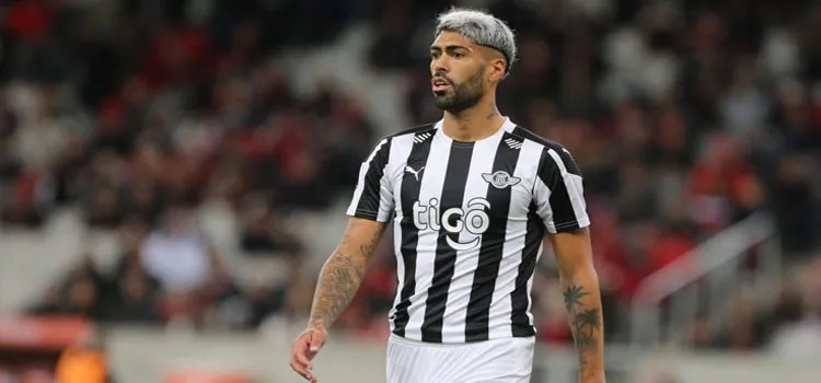 Bek Botafogo Kehilangan Gigi dalam Perkelahian Pasca-Derby