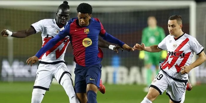 Gol Lewandowski Antar Barcelona ke Puncak Klasemen Liga Spanyol