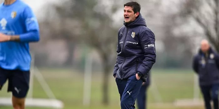 Chivu Mulai Karier Pelatih Senior Di Parma