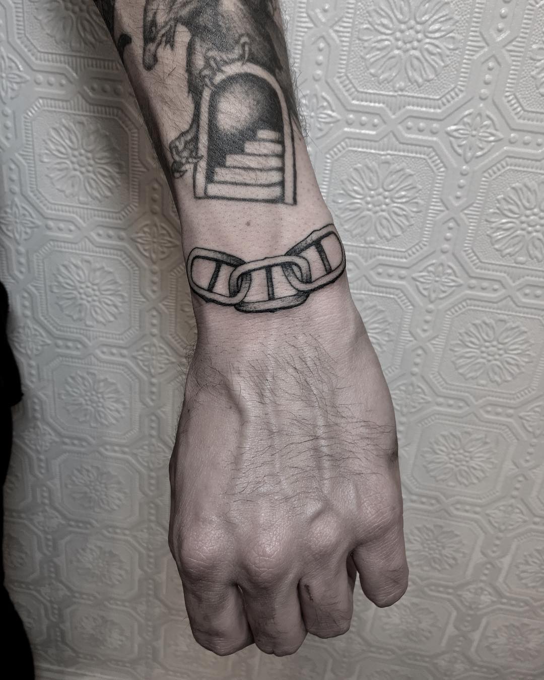 Chain Cuff Tattoo By @Justinoliviertattoo - Tattoogrid.net 1350_x_1080_jpg