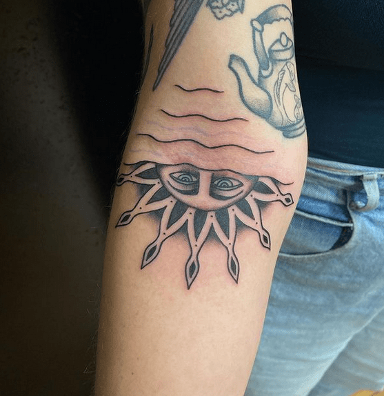 American Traditional Tattoo Guide (With 100+ Inspiration Tattoos) - Tattoo Stylist 574_x_557_png