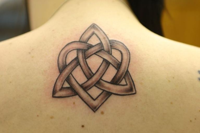 18 Trinity Knot Tattoos With Special Meanings - Tattooswin 511_x_768_jpg